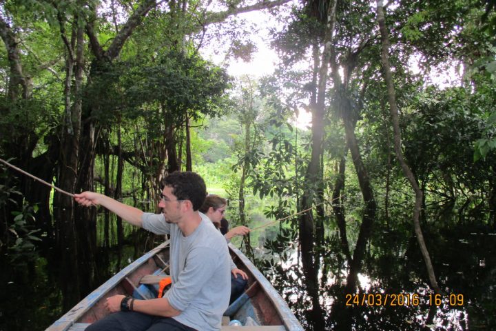 Catching piranhas the artisanal way