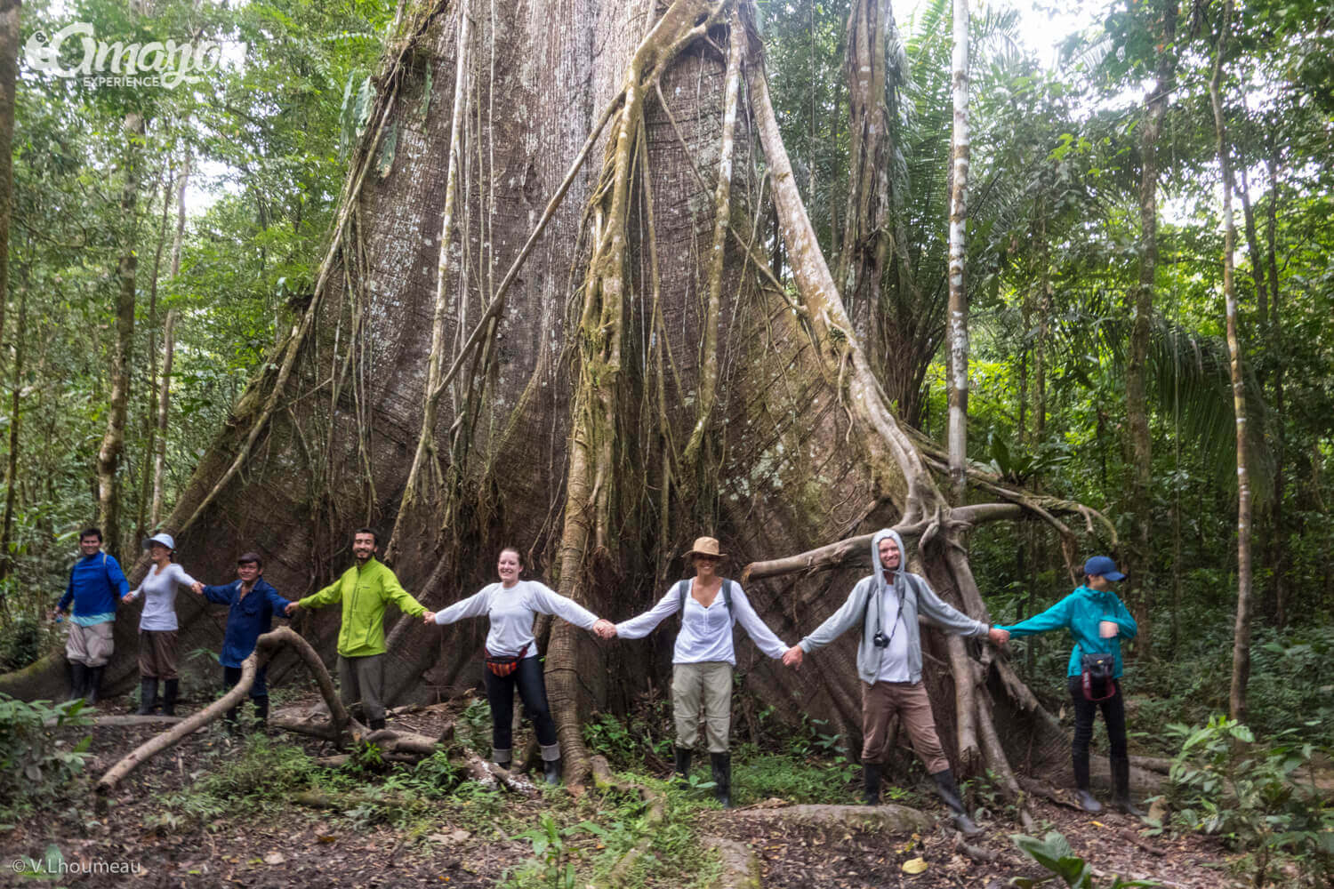 Reserva Nacional Pacaya Samiria. Grupo disfrutando su tour con compañerismo y amistad. Una aventura en la selva amazonica.